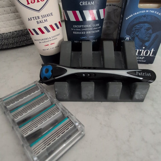 Video showing how to attach razor to hangle